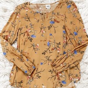 Super cute Buckle brand top